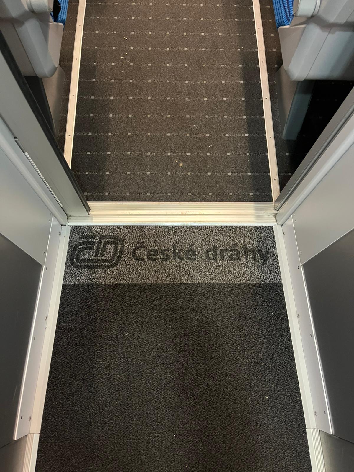 Wejście do wagonu w ComfortJet