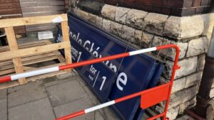 Zdjęte tablice informacyjne, Opole Główne